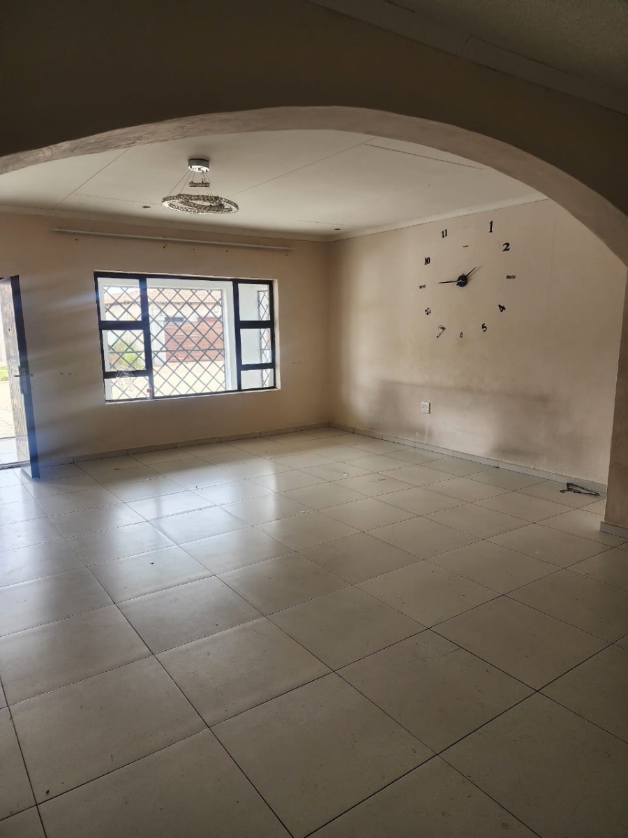 4 Bedroom Property for Sale in Flamwood North West